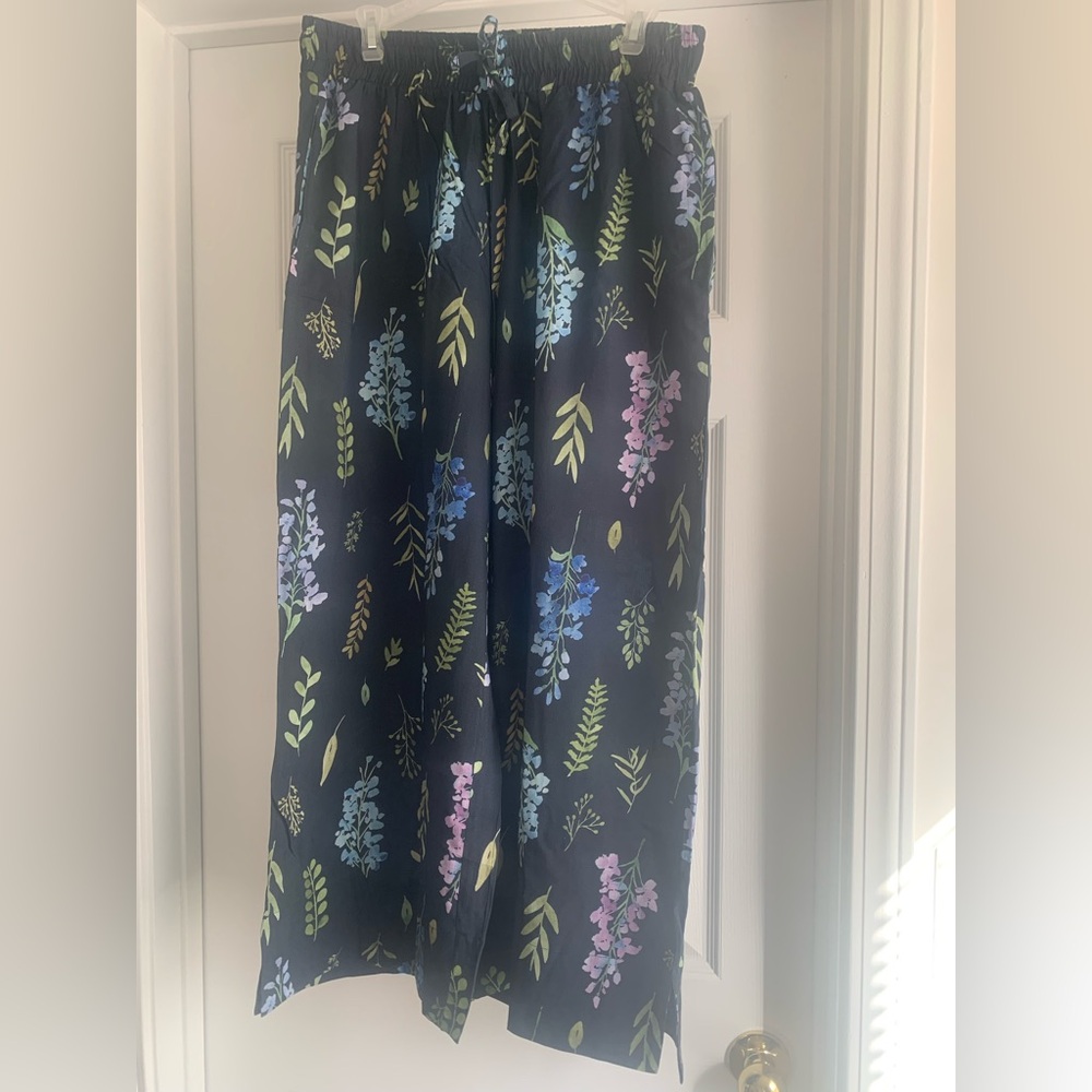 Uncommon Goods Birth Month Flower Pants - Picture 3 of 7